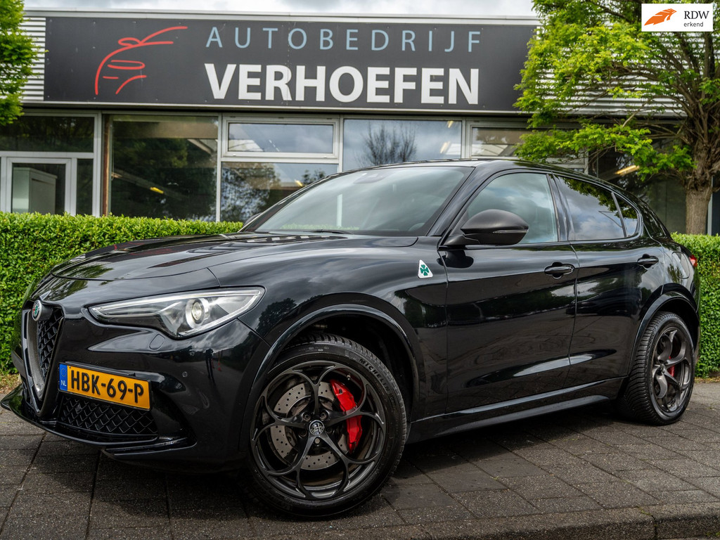 Alfa Romeo Stelvio 2.9 V6 AWD Quadrifoglio - APPLE CARPLAY - STOEL / STUUR VERW - PARK CAMERA - DIST / LANE ASSIST ! 42719398-0.jpg | Autobedrijf Verhoefen