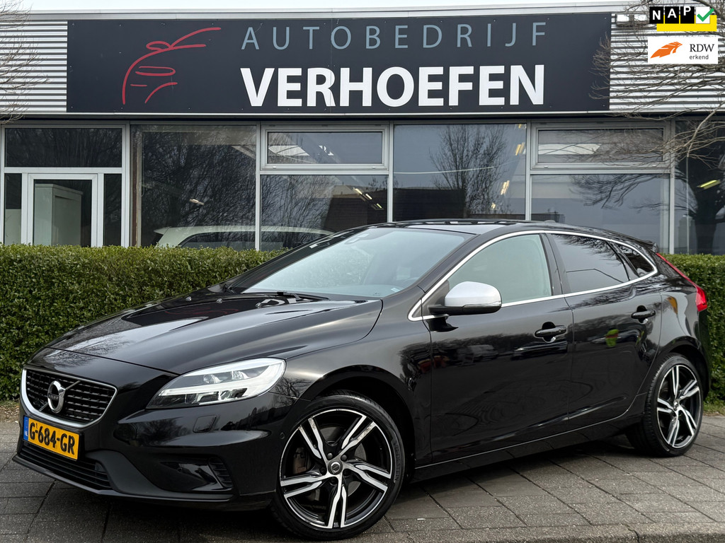 Volvo V40 1.5 T3 Polar+ Sport - AUTOMAAT - PANODAK - ZWART LEDER - STOEL VERW - PARKEER CAMERA / HULP ! 52257630-0.jpg | Autobedrijf Verhoefen