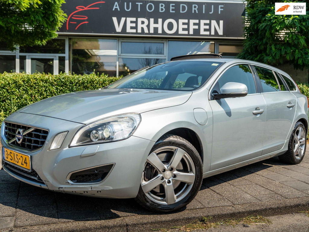 Volvo V60 2.4 D6 AWD Plug-In Hybrid Pure Limited - PANORAMADAK - AUTOMAAT - STOELVERW - PARK CAMERA - XENON ! 55706438-0.jpg | Autobedrijf Verhoefen