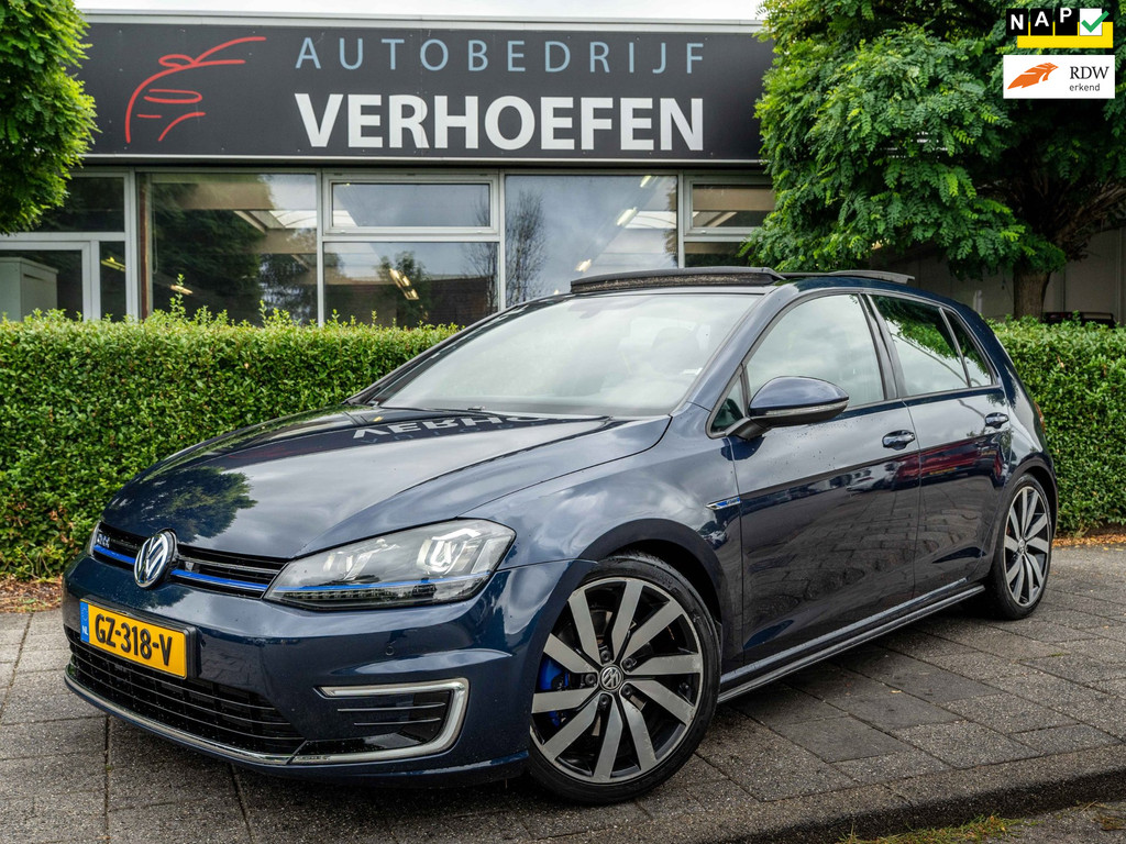 Volkswagen Golf 1.4 TSI GTE | PANORAMADAK | APPLE CARPLAY | PARKEERCAMERA | VOL ONDERHOUD | NAP KM | CRUISE / CLIMATE 56043354-0.jpg | Autobedrijf Verhoefen