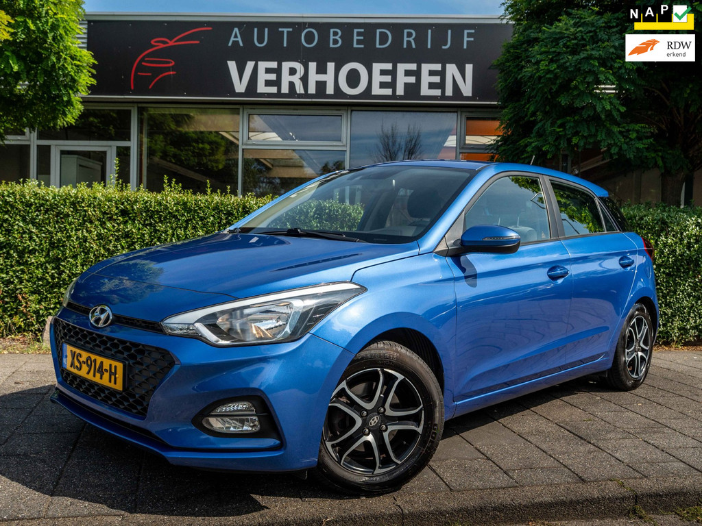 Hyundai i20 1.0 T-GDI - PARKEER CAMERA - APPLE CARPLAY - TREKHAAK - CRUISE / CLIMATE CONTR ! 56231505-0.jpg | Autobedrijf Verhoefen