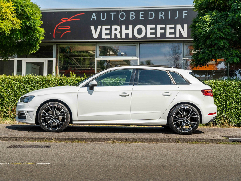 Audi A3 Sportback 1.4 E-TRON PHEV - S-LINE - PANORAMADAK - AUTOMAAT - CLIMATE / CRUISE CONTR ! 56257681-10.jpg | Autobedrijf Verhoefen
