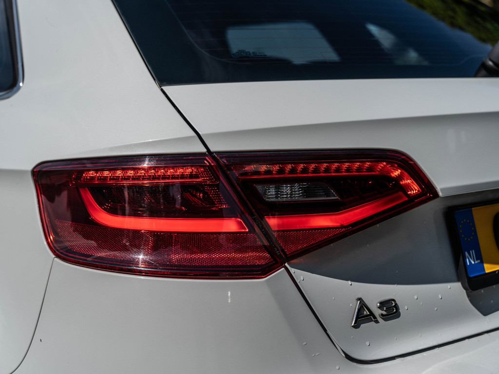 Audi A3 Sportback 1.4 E-TRON PHEV - S-LINE - PANORAMADAK - AUTOMAAT - CLIMATE / CRUISE CONTR ! 56257681-14.jpg | Autobedrijf Verhoefen