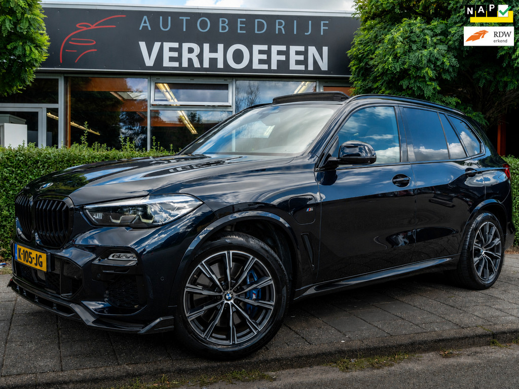 BMW X5 XDrive45e High Executive - PANORAMA - APPLE CARPLAY - DEALER AUTO - 360 CAMERA - HARMAN KARDON ! 56444404-0.jpg | Autobedrijf Verhoefen