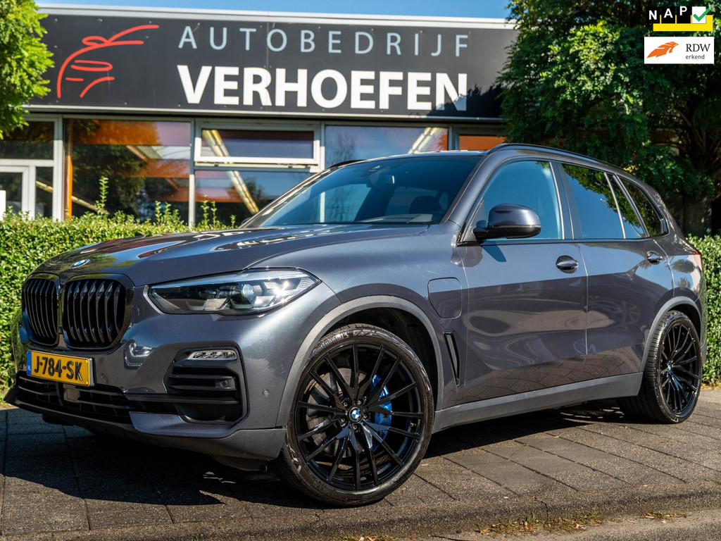 BMW X5 XDrive45e Executive | AUTOPILOT | APPLE CARPLAY | PARKEER CAMERA | VOL DEALER ONDERHOUDEN !! 56972795-0.jpg | Autobedrijf Verhoefen