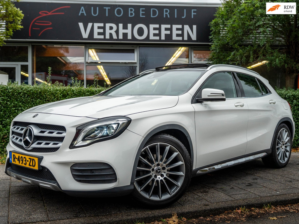Mercedes-Benz GLA 200 Premium Plus AMG | PANORAMADAK | AUTOMAAT | APPLE CARPLAY | SPORTSTOELEN | PARKEERCAMERA | TREKHAAK | 57752655-0.jpg | Autobedrijf Verhoefen