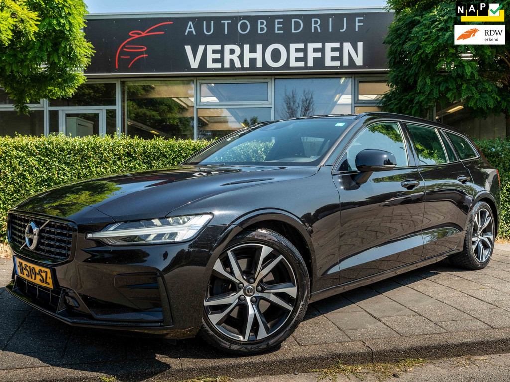 Volvo V60 2.0 B3 R-Design - APPLE CARPLAY - STOEL / STUUR VERW - PARK CAMERA - ELEC TREKHAAK ! 55706928-0.jpg | Autobedrijf Verhoefen