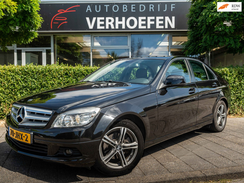 Mercedes-Benz C-Klasse 180 K - AUTOMAAT - XENON - CLIMATE / CRUISE CONTR - GROTE BEURT BIJ DEALER GEWEEST ! 55896829-0.jpg | Autobedrijf Verhoefen