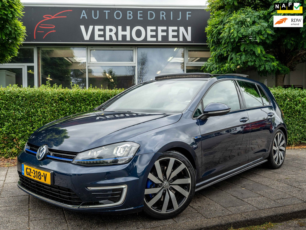Volkswagen Golf 1.4 TSI GTE | PANORAMADAK | APPLE CARPLAY | PARKEERCAMERA | VOL ONDERHOUD | NAP KM | CRUISE / CLIMATE 56043354-0.jpg | Autobedrijf Verhoefen
